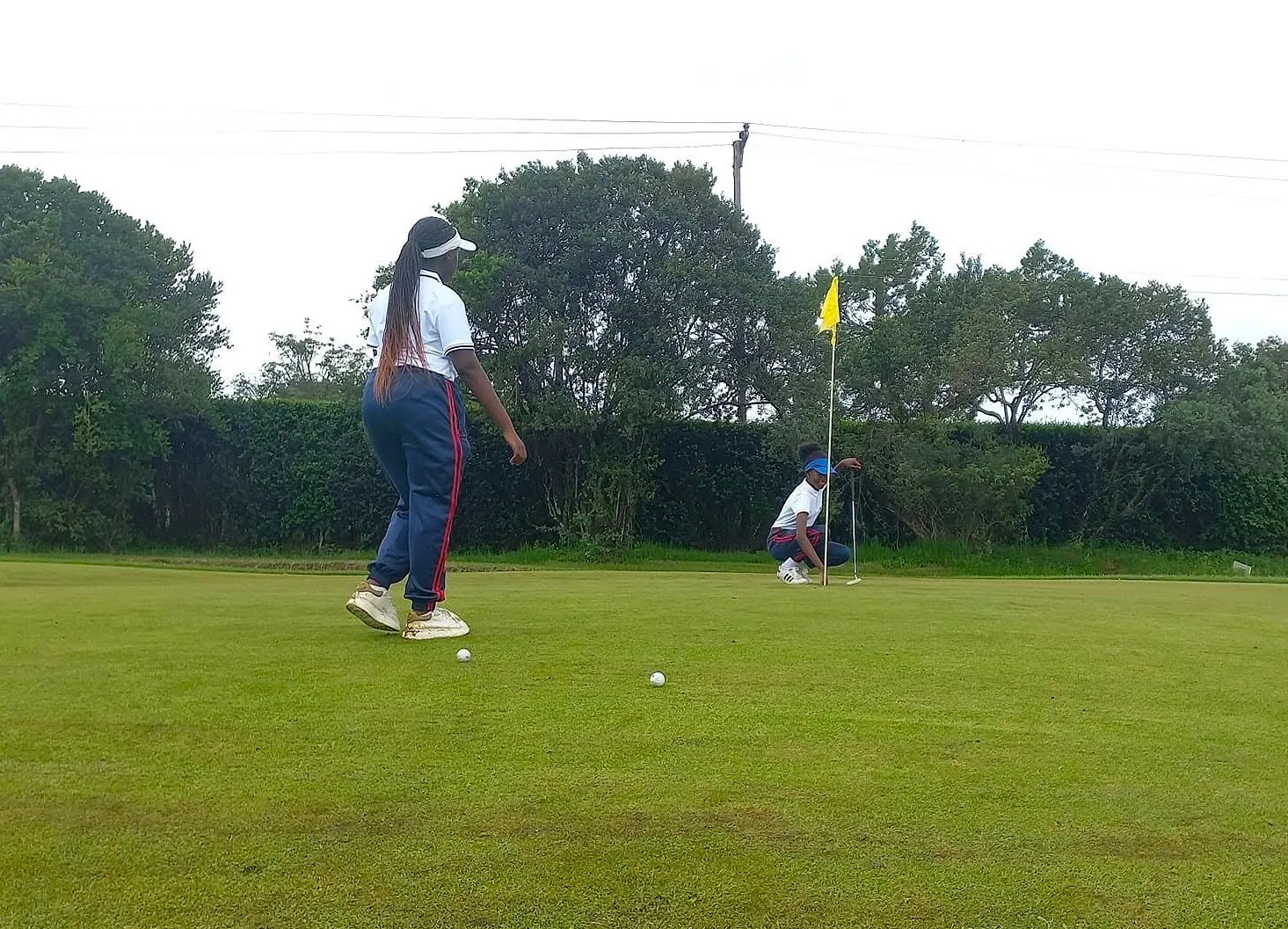 St. Christopher's students on the golf putting green
